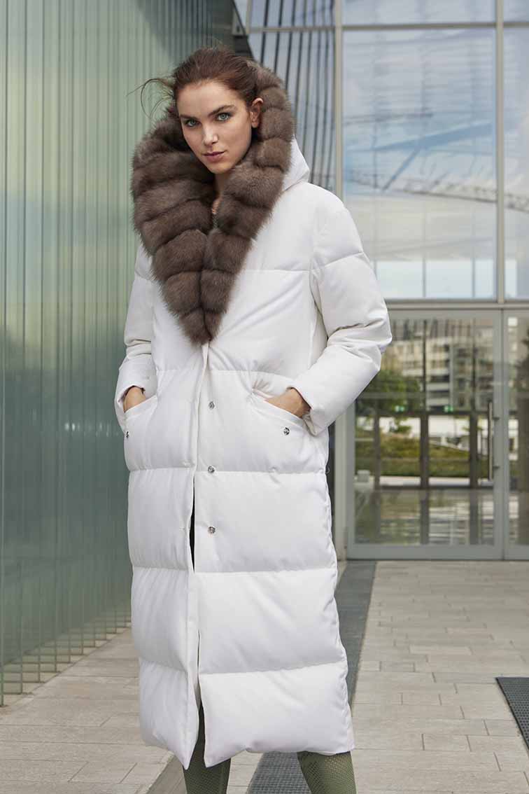 Зимний гардероб: с чем носить белый пуховик чтобы выглядеть стильно